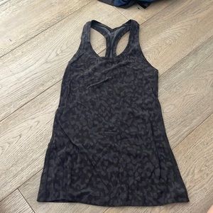 Lululemon tank top